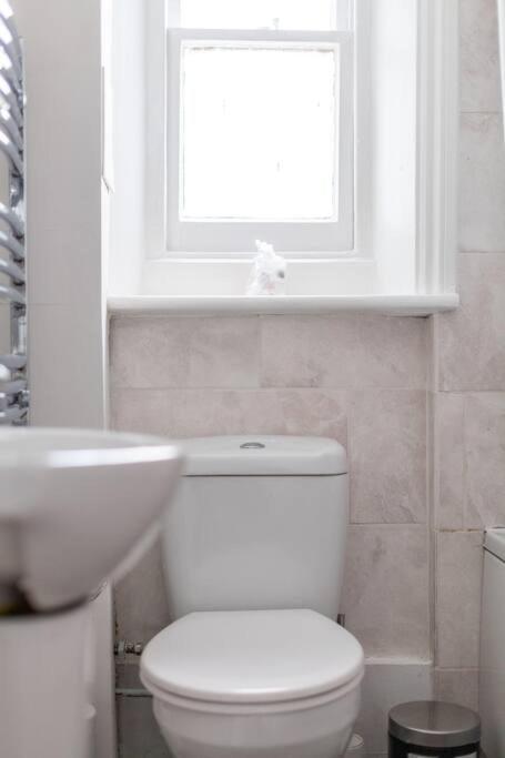 Incredible Location In - 2bed * London
