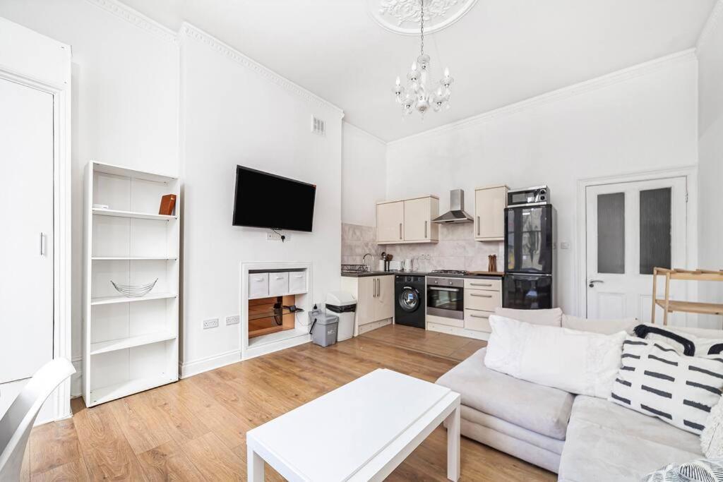 Incredible Location In - 2bed Apartment