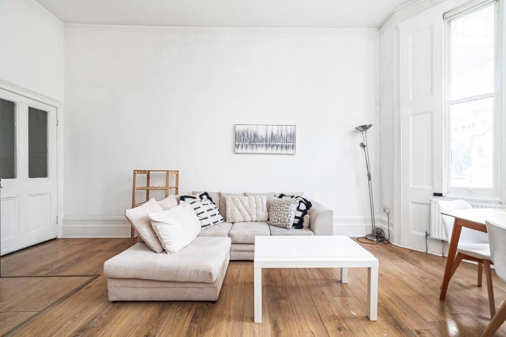 Incredible Location In - 2bed London