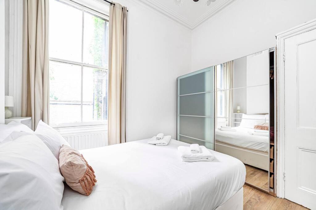 Incredible Location In - 2bed Apartment *