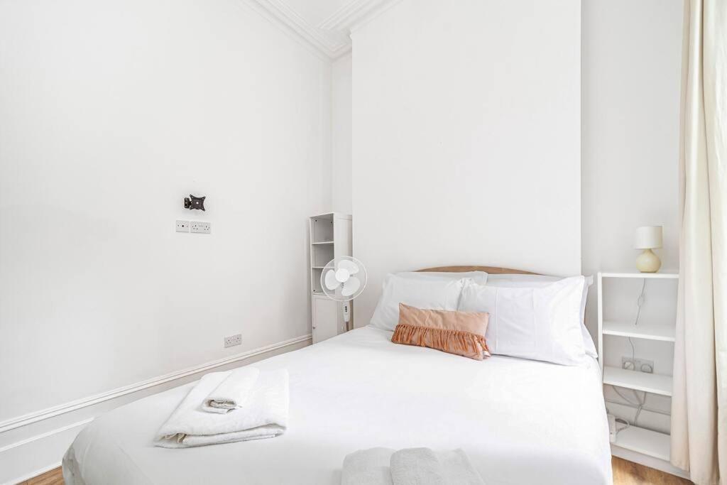 Incredible Location In - 2bed * London